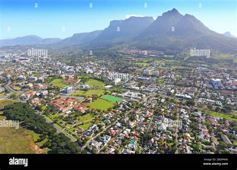 Aerial photo of Mowbray and University of Cape Town with Table Mountain in the background Stock ...