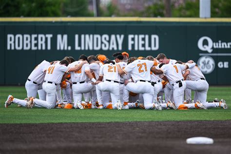 Look: Tennessee Baseball Trolled At College World Series - The Spun ...