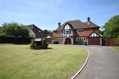 Houses for Sale in Ashtead | Cairds Estate Agents