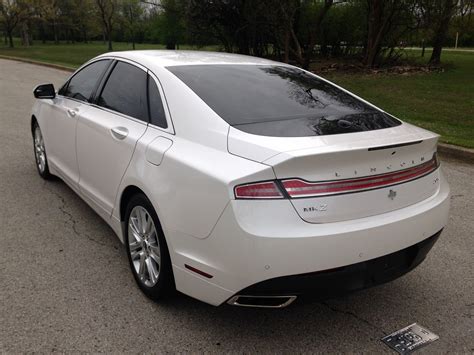 2016 Lincoln MKZ Hybrid Test Drive Review - CarGurus.ca