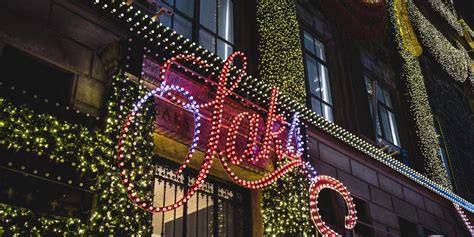 Ultimate Guide to Christmas Lights in NYC 2021 • Where to see • 6 Best ...