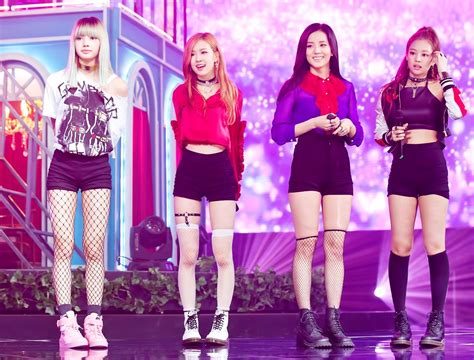 BLACKPINK Wows Fans with amazingly Hot Debut Stage