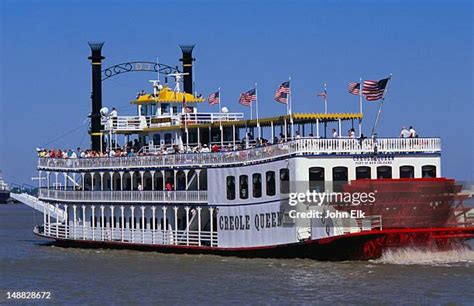 97 Mississippi Queen Riverboat Stock Photos, High-Res Pictures, and ...