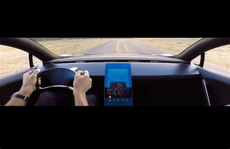 Tesla Shows off Roadster Interior in New Video