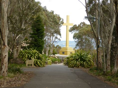 Witchwae on the Move: Mt Macedon Memorial Cross