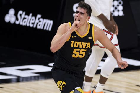 Iowa Hawkeyes' Luka Garza Reveals He Came to Big Ten Conference to Face ...