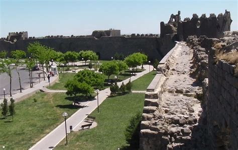 Diyarbakır Fortress and Hevsel Gardens Cultural Landscape | GoUNESCO | Go UNESCO