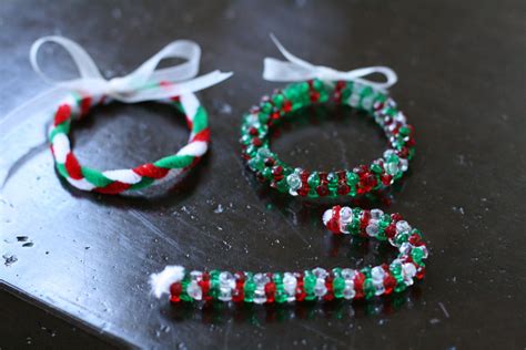 Fun Crafts N Things: Christmas Craft: Bead and Pipe Cleaner Ornaments