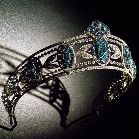 Amazing Cartier tiara . | Historical jewellery, Jewelry, Cartier jewelry