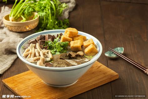 鸭血粉丝摄影图__传统美食_餐饮美食_摄影图库_昵图网