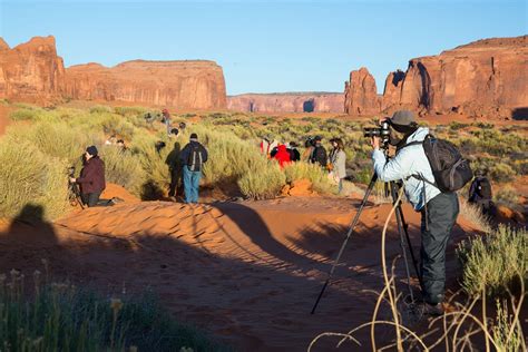 What to Expect on a Monument Valley Sunrise Tour | Earth Trekkers