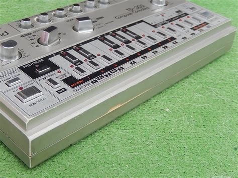 MATRIXSYNTH: Roland TB-303 Bass Synthesizer Serviced and Adjusted