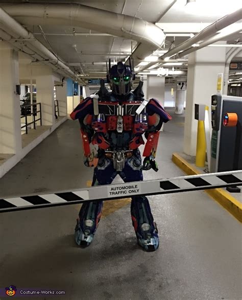 Optimus Prime Adult Costume | Coolest Cosplay Costumes - Photo 3/5