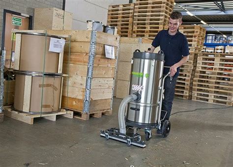 7 Benefits Of An Industrial Vacuum Cleaner - Industar