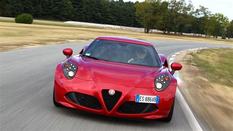 Alfa Romeo 4C coupe review | Auto Express