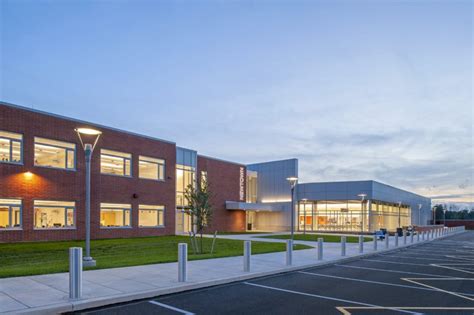 Newtown Middle School | Breslin Architects