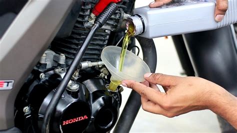 How To Change Engine Oil Of A Motorcycle - YouTube