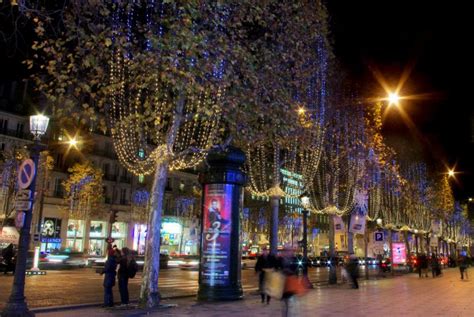 The season of Christmas on the Champs-Élysées - French Moments