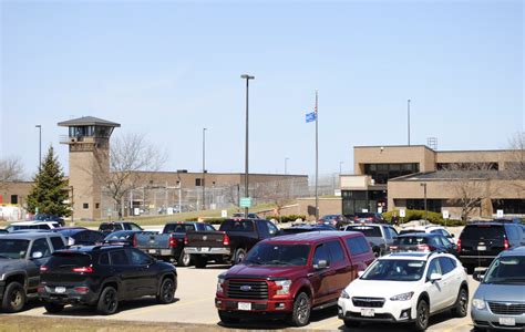 Oshkosh prison takes action after 8 inmates test positive for COVID-19 ...