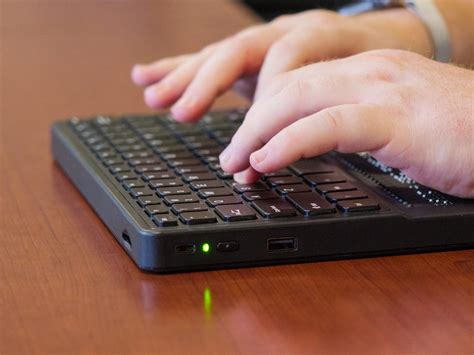 APH Mantis Q40 AiO QWERTY keyboard is designed with a refreshable braille display » Gadget Flow