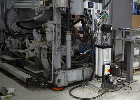 Varnish removal cleans up plastic injection molding