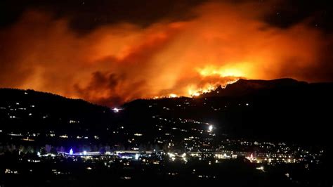 Colorado's largest-ever wildfire grows to nearly 200,000 acres - ABC News