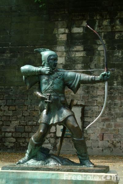 The statue of Robin Hood in Nottingham, England. | Robin hood, Nottingham, Statue