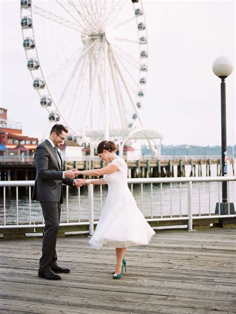 Downtown Seattle Wedding at the Sky View Observatory | Seattle engagement photos, Seattle ...