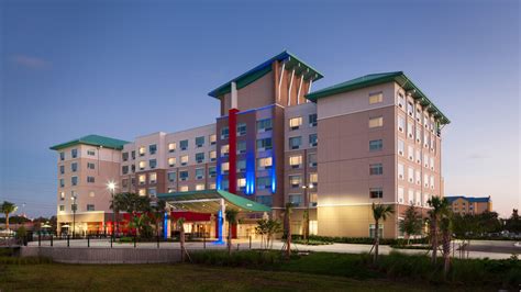 Holiday Inn Express & Suites Orlando at Seaworld