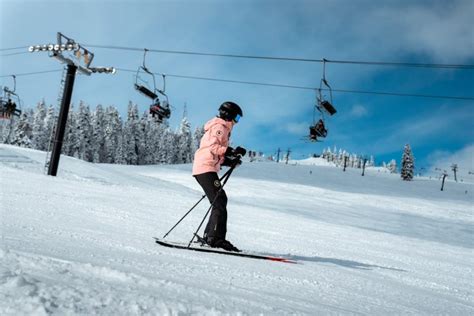 Beginner's Guide to Skiing: Learning to Ski as an Adult - Renee Roaming