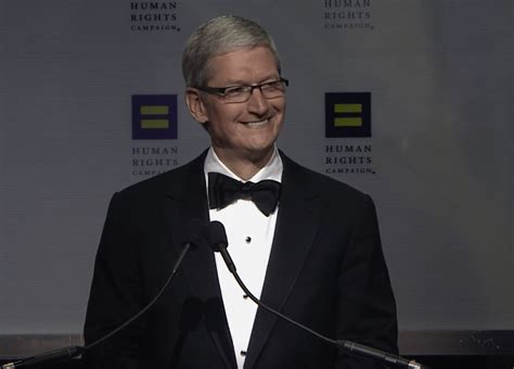 Tim Cook receives award for his LGBT activism