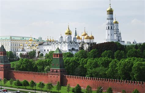 Moscow Kremlin: how to buy tickets (to avoid queues) and what to see