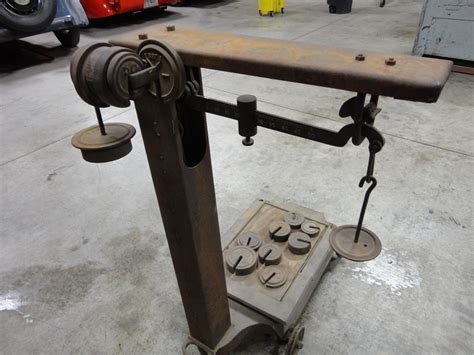 ANTIQUE PLATFORM SCALE WITH HANGER WEIGHTS | Vintage scale, Antiques, Home decor