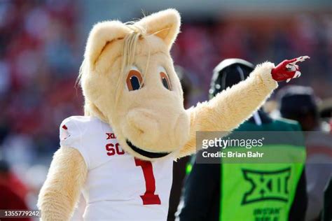 401 Oklahoma Sooner Mascot Stock Photos, High-Res Pictures, and Images ...