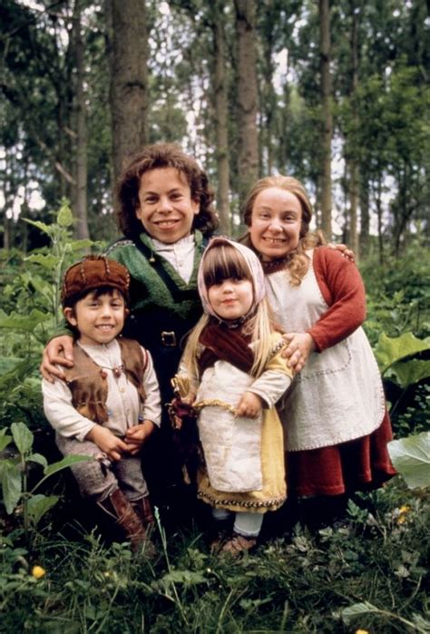 Willow (dir. Ron Howard, 1988) | Willow movie, Fantasy movies, Movies