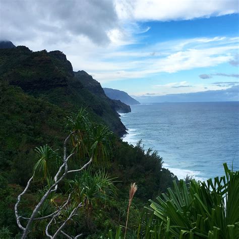 Kalalau Trail, Na Pali Coast State Park, Kauai, Hawaii, USA : r/hiking