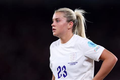 Euro 2022: Why Alessia Russo should start for England in quarter-finals