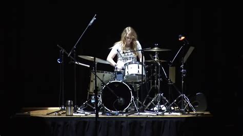 Karen carpenter drum solo - YouTube