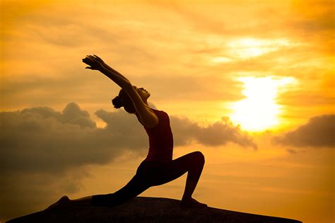 Fonds d'ecran Levers et couchers de soleil Yoga Filles télécharger photo