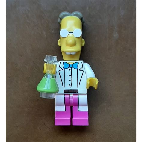 Lego Simpsons - minifigura John Frink (cientista) | Shopee Brasil