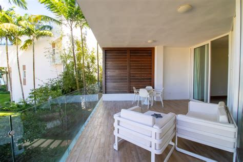 Luxurious Beach Front Apartment - Caribbean Escape Realty