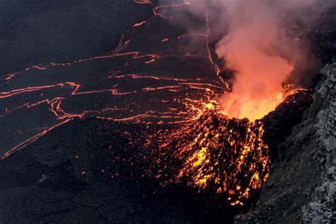 Signs of Eruption of Mount Nyiragongo in 2016 - nyiragongo eruption