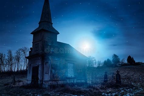 Night graveyard stock image. Image of fantasy, halloween - 123394083