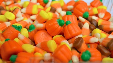 Halloween Candy Corn Wallpapers - Top Free Halloween Candy Corn Backgrounds - WallpaperAccess