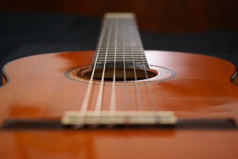 La guitarra española flamenca y sus características | Guitarras Alhambra