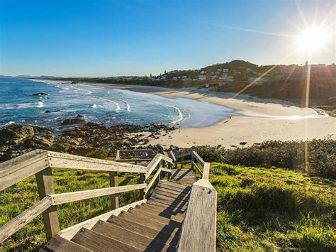 Lighthouse Beach | NSW Holidays & Accommodation, Things to Do ...