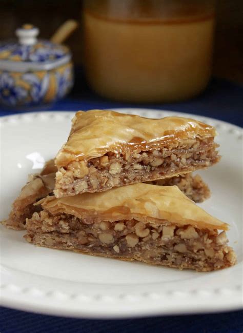 Baklava Recipe (Crisp Honey Walnut Baklava) - Christina's Cucina