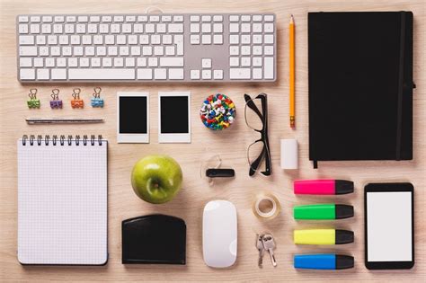 National Clean Your Desk Off Day: How to Keep a Tidy Desk | HuffPost