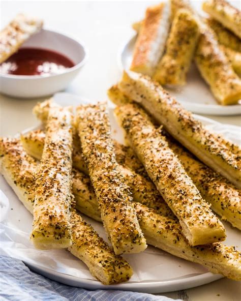 Pizza Hut Breadsticks Copycat Recipe