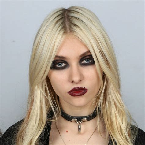 Taylor Momsen Biography